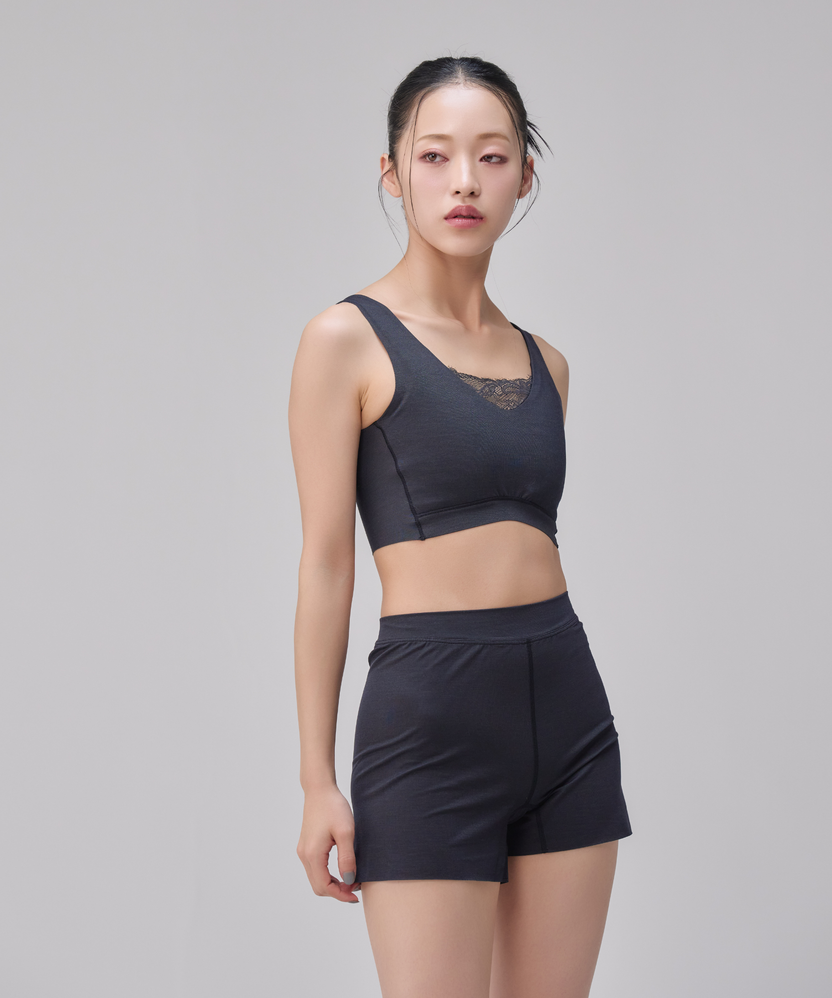 Nstyle】オープンネックハーフトップ&リラックスショーツセット - UNDY